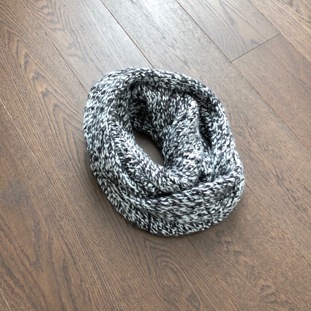 Hollister Knit Infinity Scarf